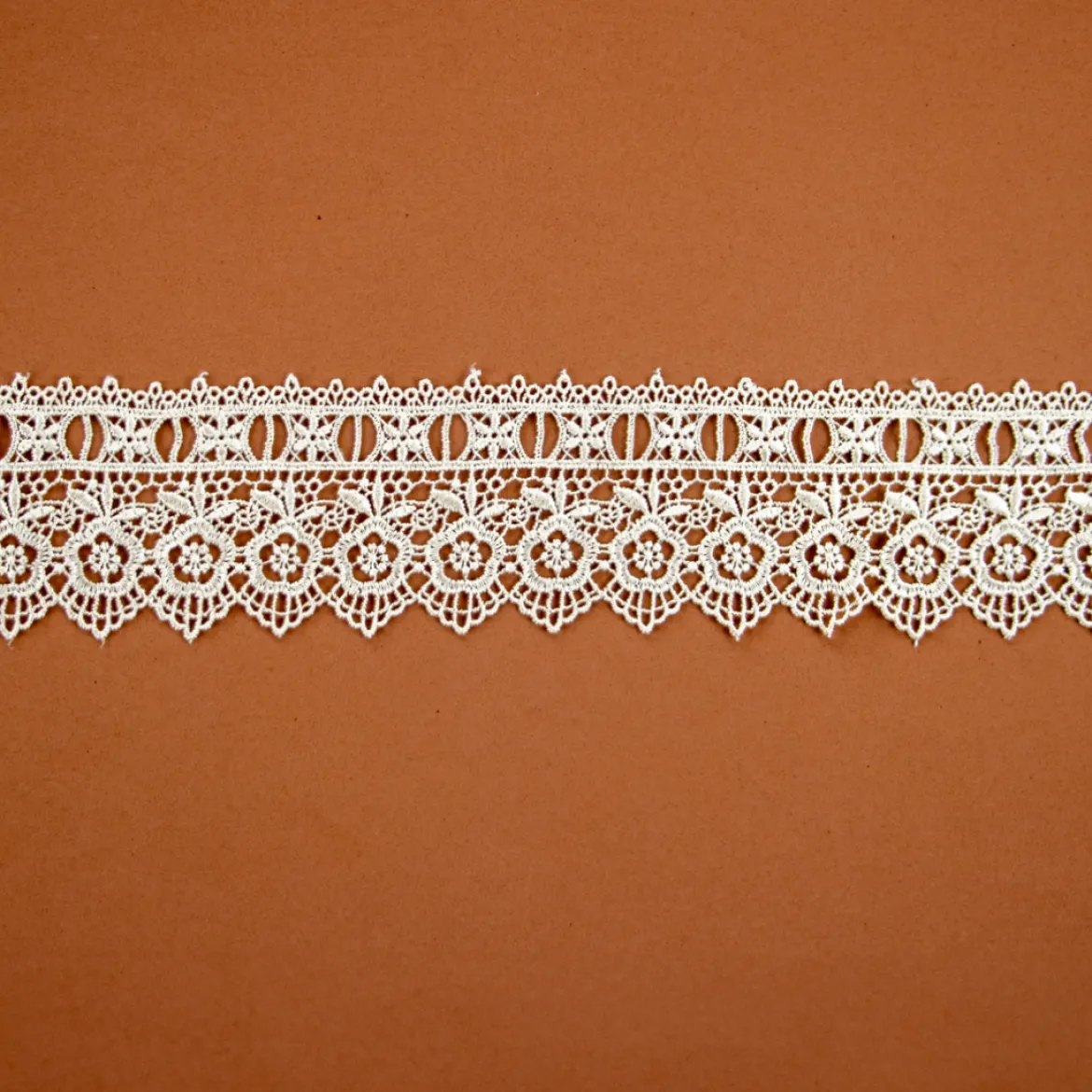 PIZZO MACRAME CON PASSANASTRO